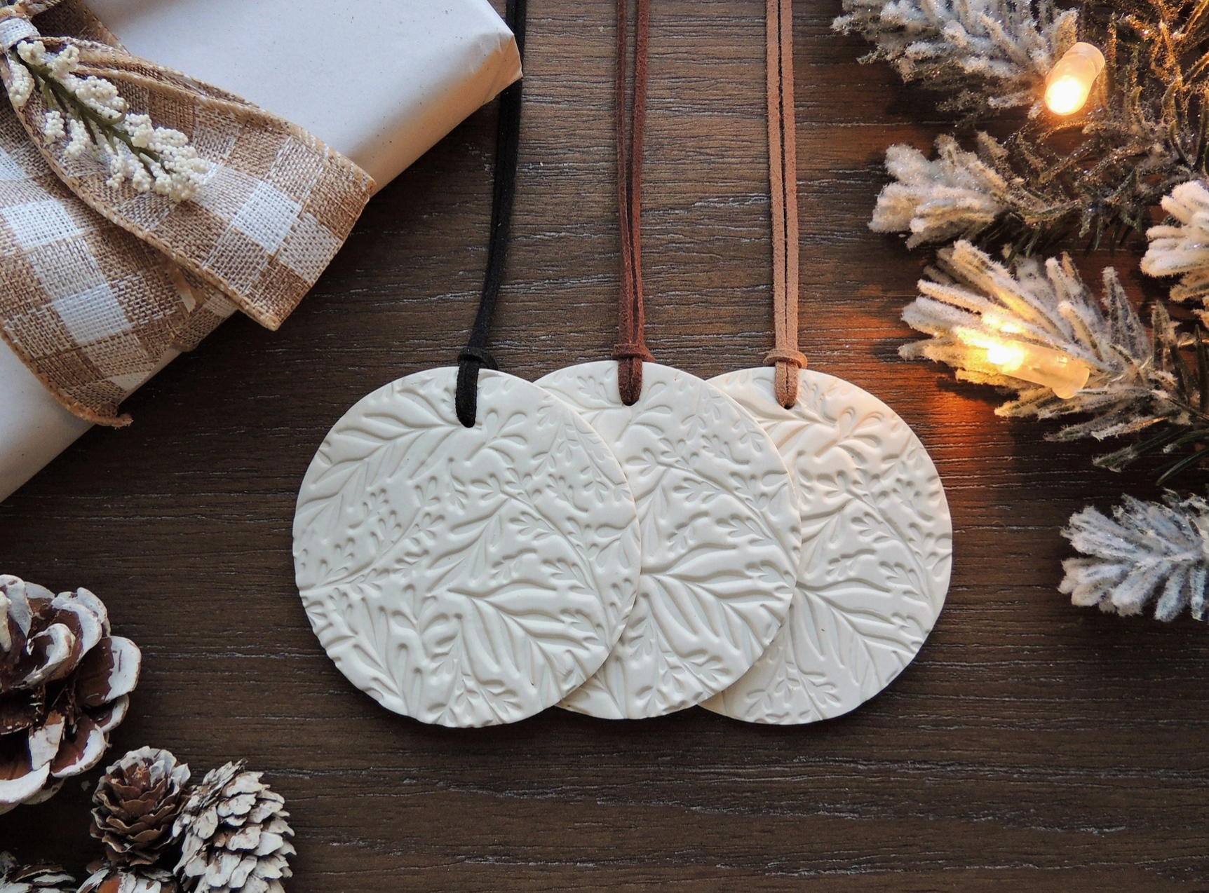 Scandinavian Christmas Ornament - Leaves