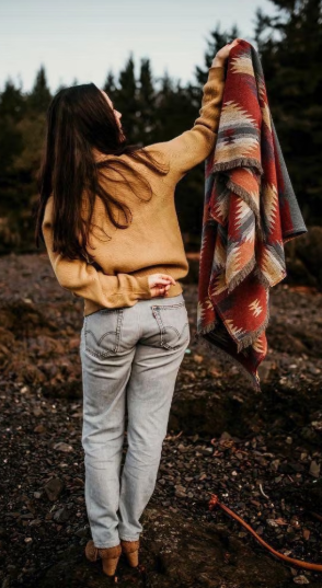 Tofino Beach Blanket | THE WANDERER