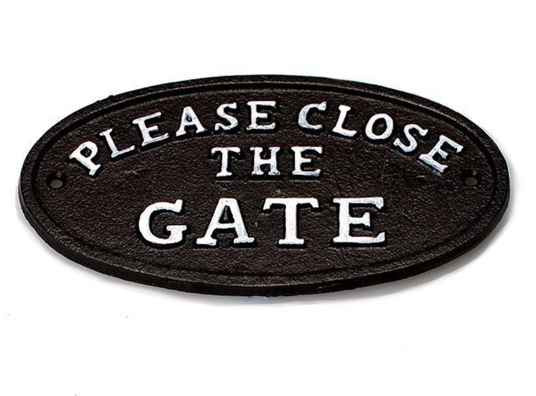 Oval Close Gate Sign