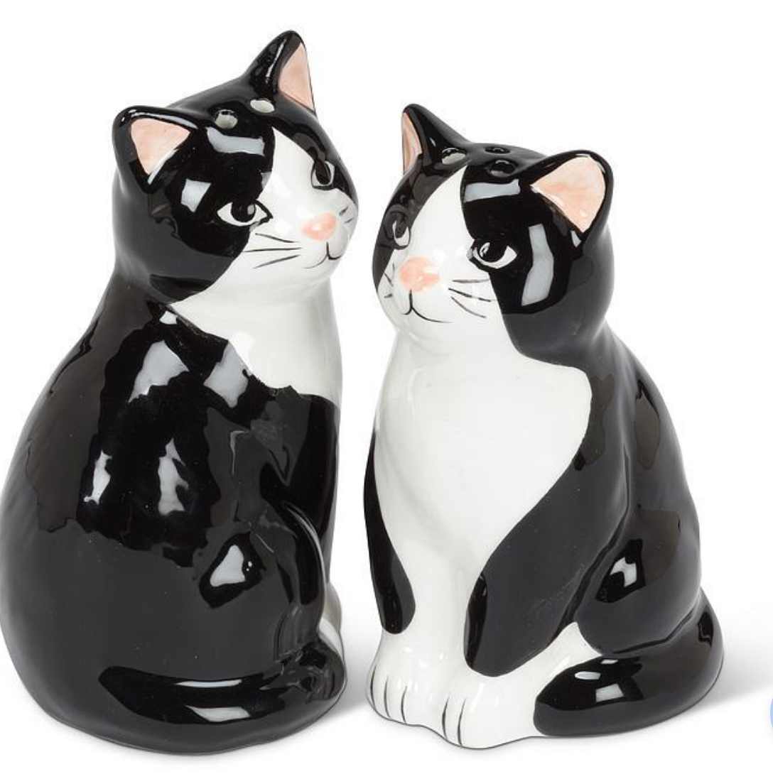 Black and White Sitting Cat Salt & Pepper