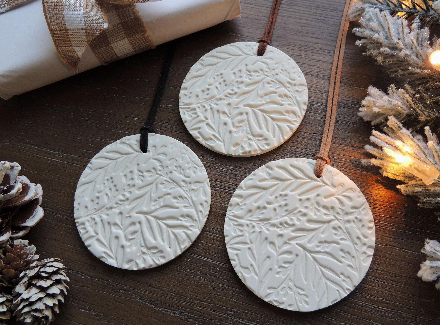 Scandinavian Christmas Ornament - Leaves